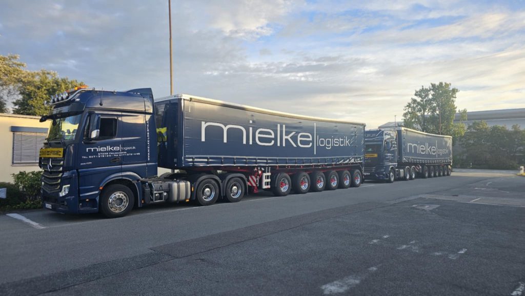 Schwerlast-Planensattel Mielke Logistik