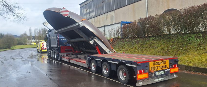 Spezialtransport mit unserem Schräglader