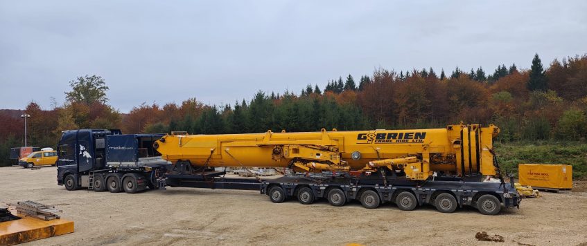 Semitieflader Transport Kran